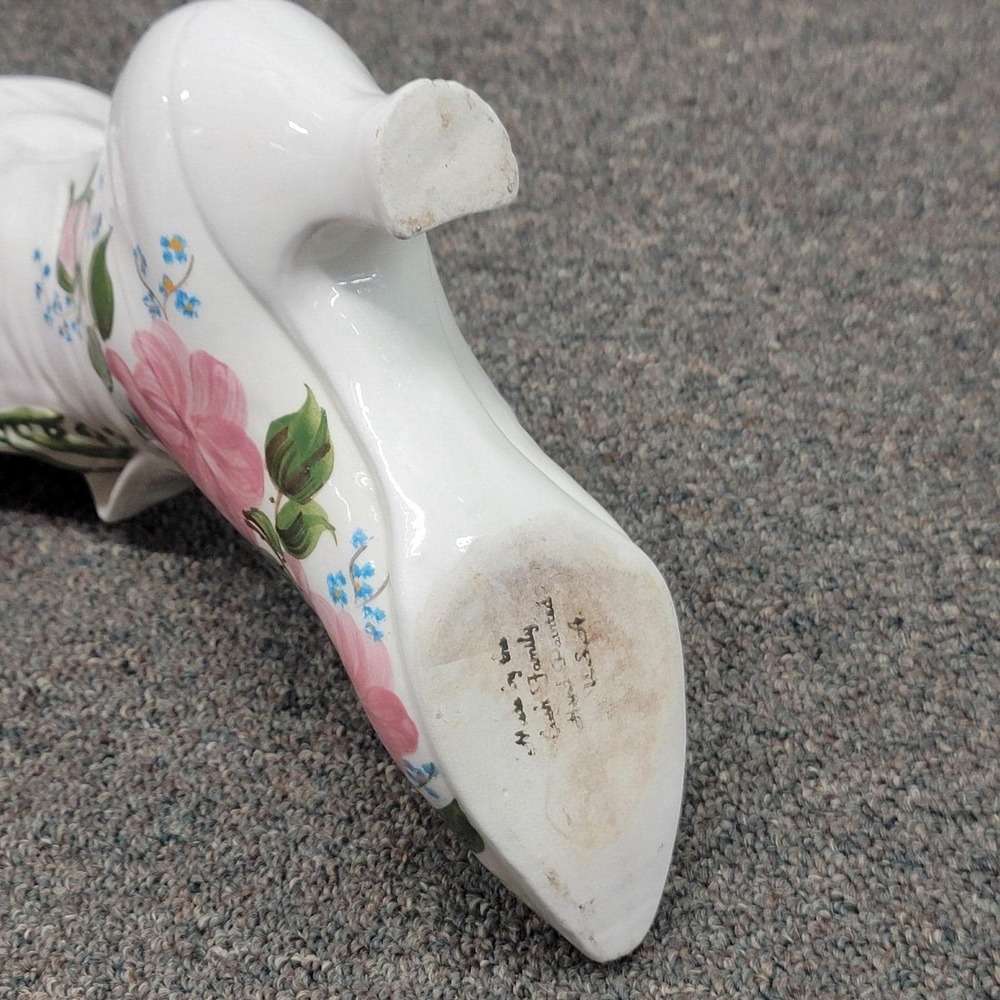 Vintage Victorian Ceramic‎ Boot Vase White Floral Handmade Hand Painted Art USA - Picture 3 of 16